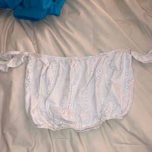 Brandy Melville lace strapless crop top